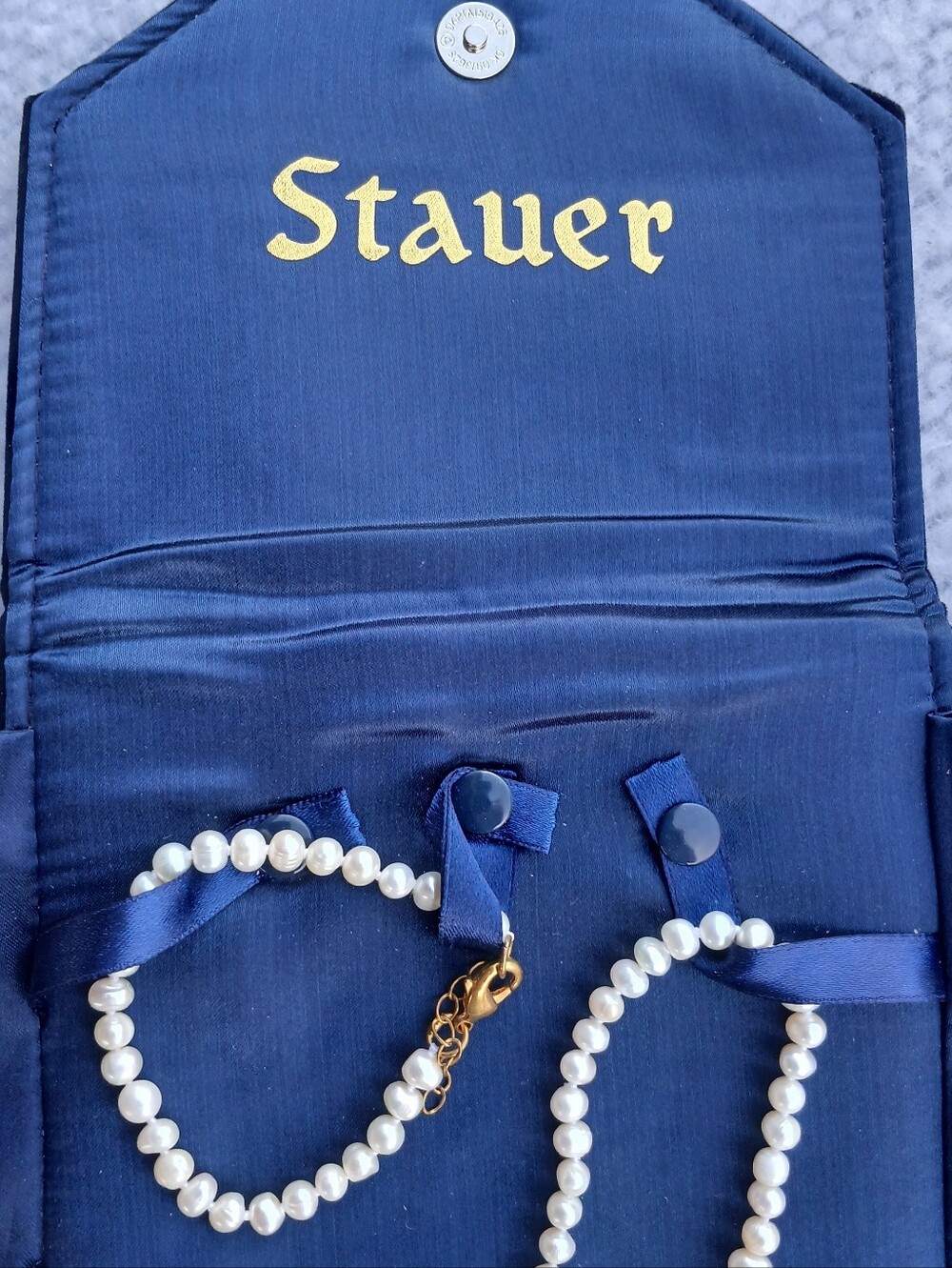 Stauer Pearl Jewelry Roll with